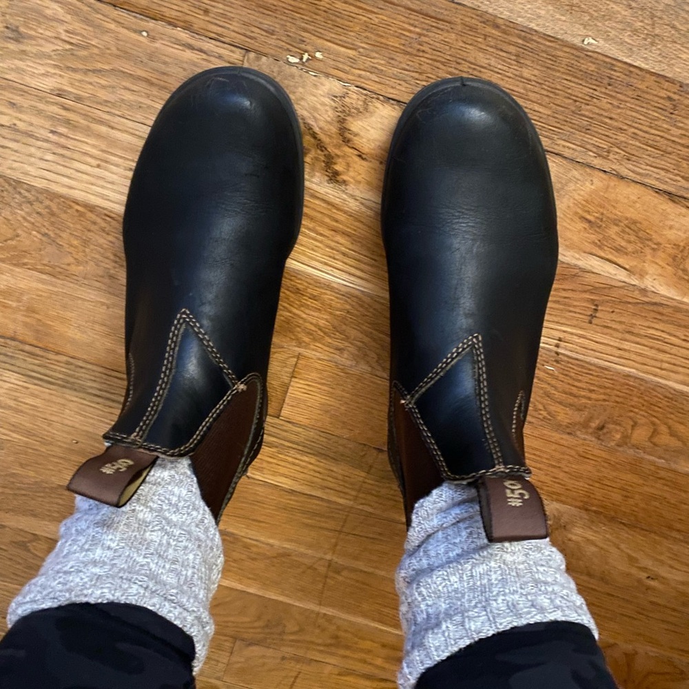 Blundstone Boots Classic black with brown accents. Size 4.5 which is a W7.5